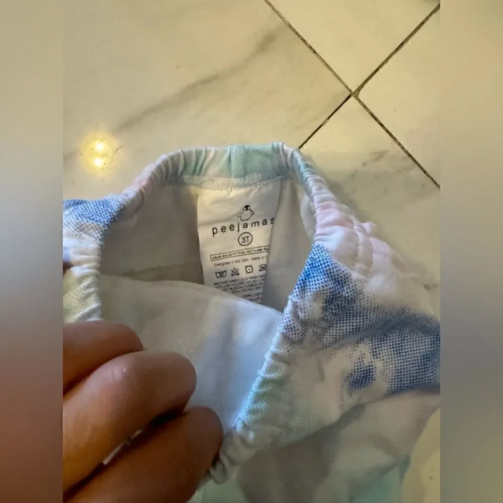 Peejamas #13  - Picture 4 of 7